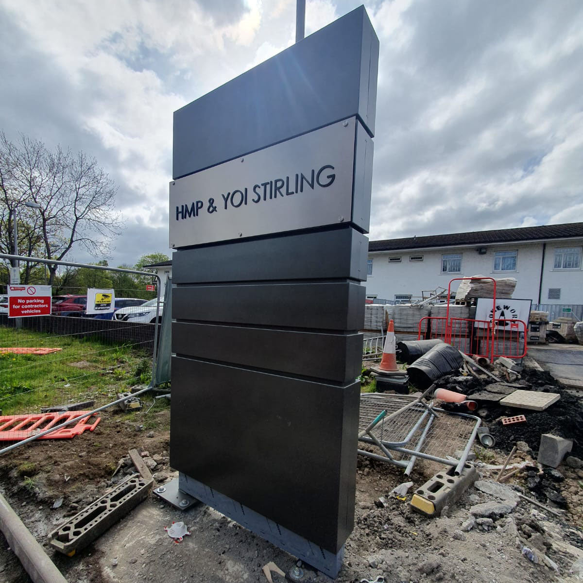 Monolith – Western Signs